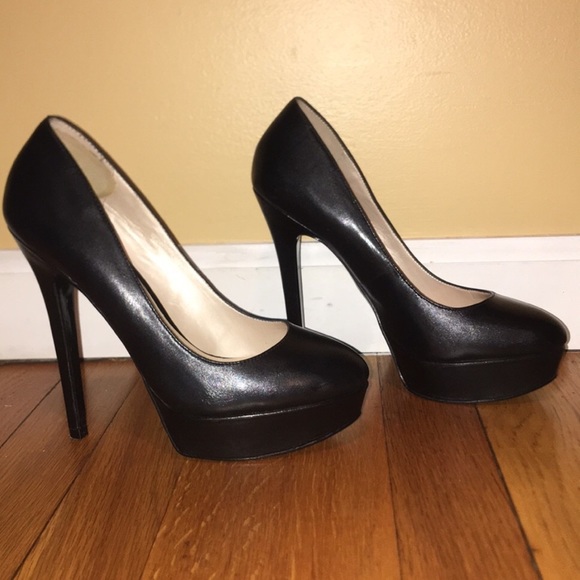 Aldo Black Platform Pumps with Sleek Design - Picture 5 of 8
